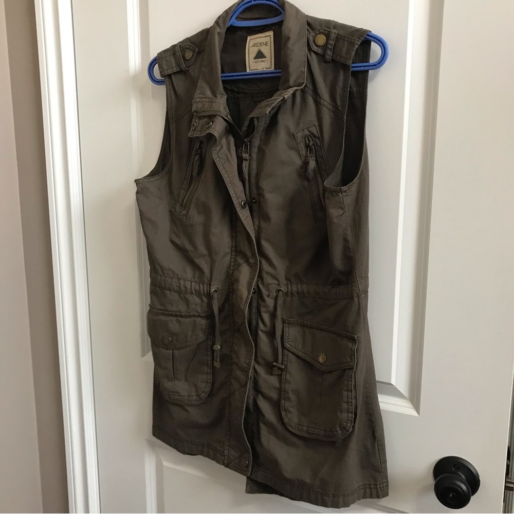 Ardene vest.